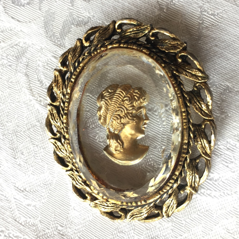 Vintage Gold Toned Brooch